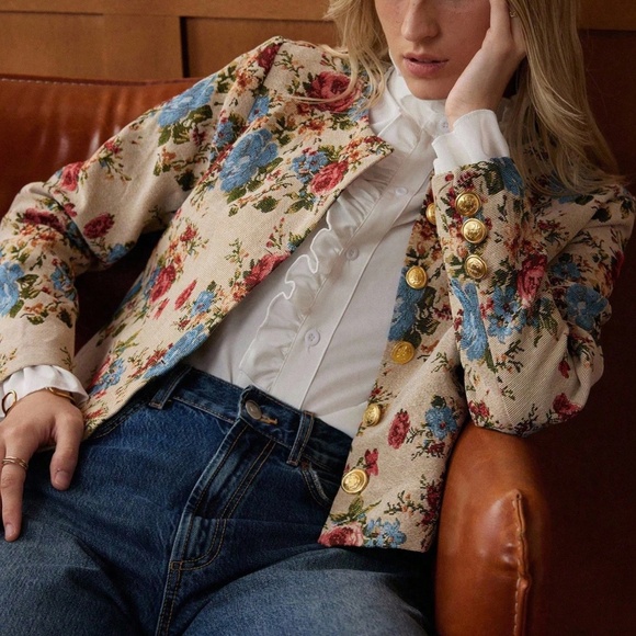 Classic Floral Tapestry Button Detail Jacket - Picture 10 of 11